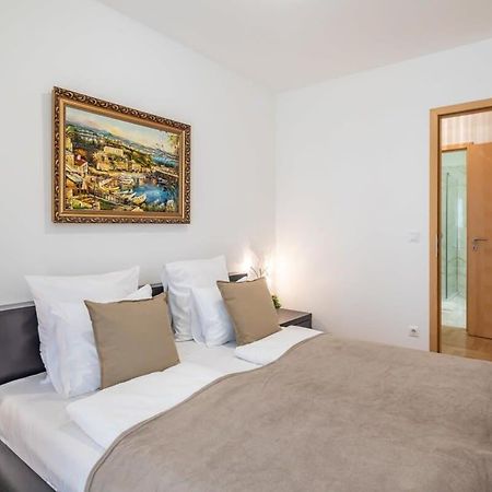 Homey Apartment With Ac And Balcony Budapest Exterior foto